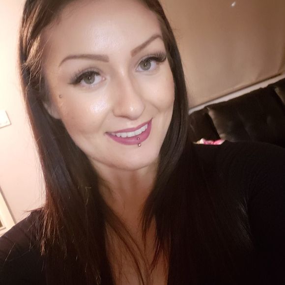 Meet your Posher, Kay - Picture 1 of 1